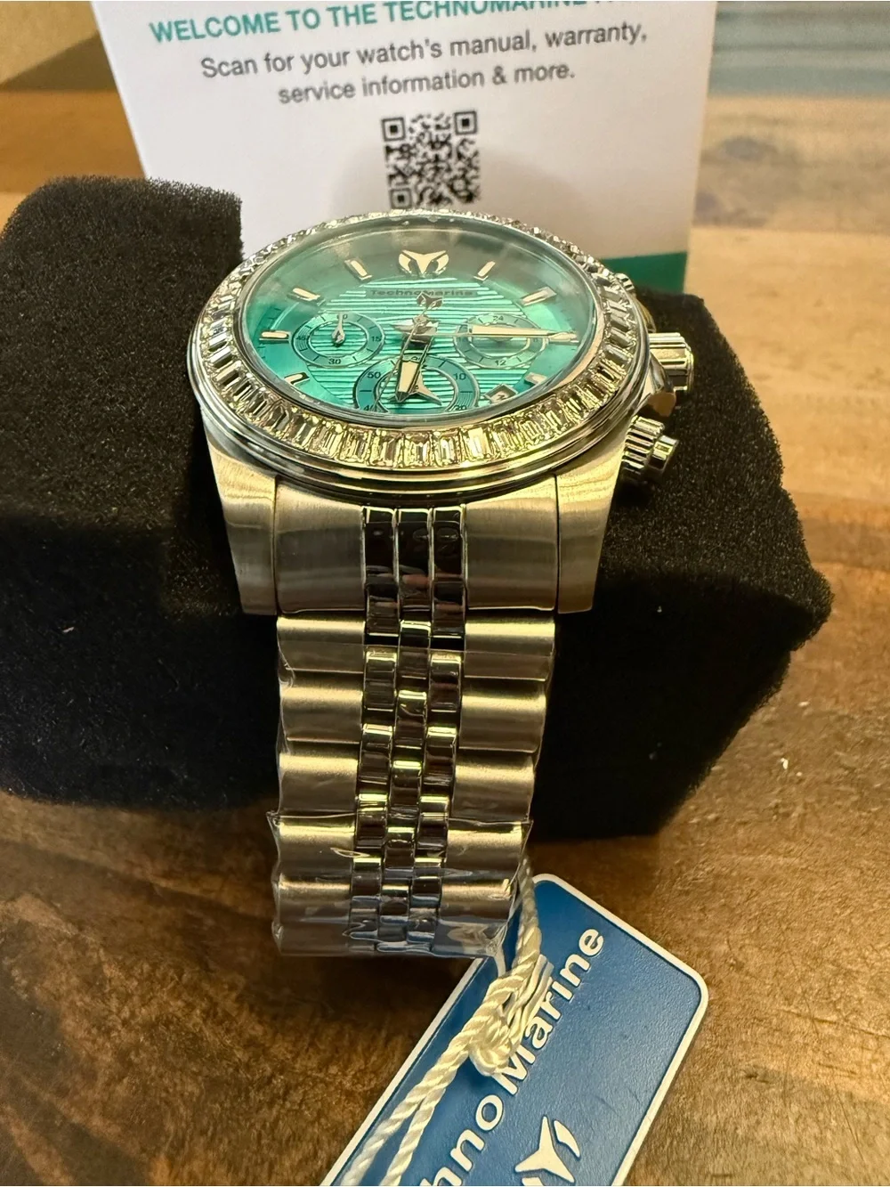 TechnoMarine Manta Ray Chronograph (Model TM-225015), 42mm, 200m